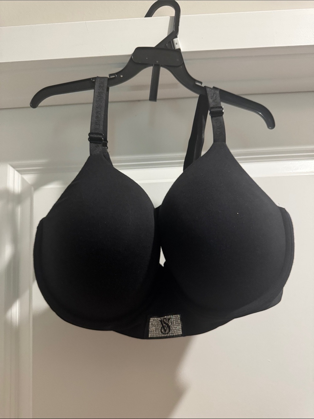 Victoria's Secret Black Molded T-Shirt Bra with Rhinestone Emblem